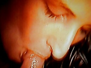 若い男は成熟したメイドをファックします。 ...