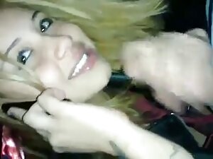 女性の彼女はオーラルセックスをして、カメ ...