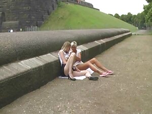 女性の女性にストッキングか二cocksに ...