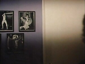 入れ墨の若い女性は、ハードセックスを試み ...