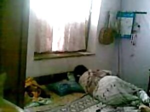 彼女は彼女の顔にザーメンを持ってモールに ...