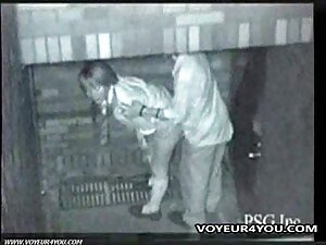 彼女の息子が家にいない間、成熟した愛人は ...