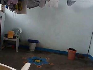 Natali Ruby肛門弄のための温泉 ...